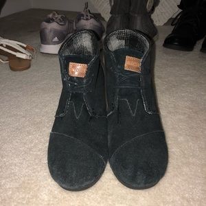 Toms Black wedges